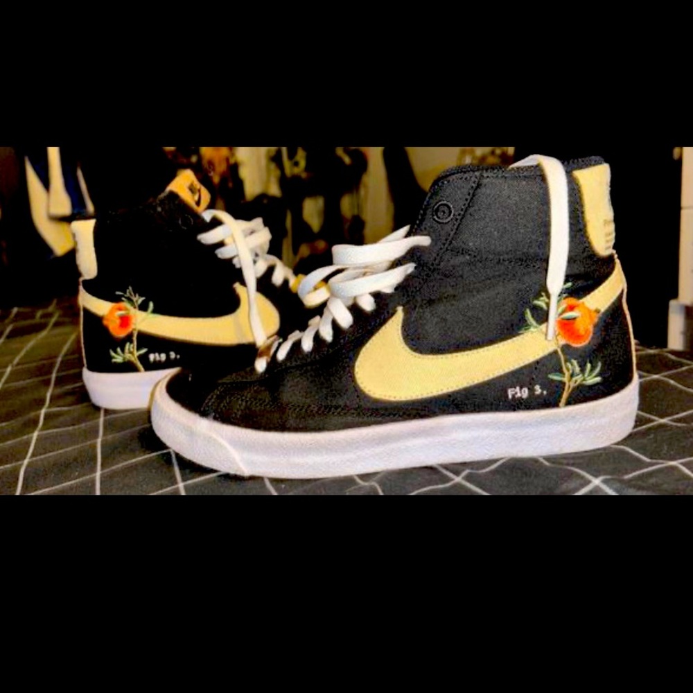 Nike Blazer Mid ‘77 Solar Flare Pomegranate